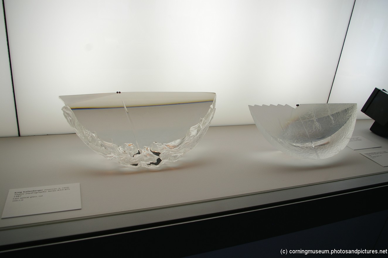 Kreg Kallenberger's Titanic glass art at Corning Museum of Glass.jpg
