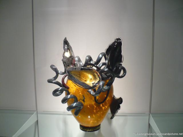 Vase with curls glass art at Corning Museum of Glass.jpg
