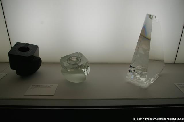 Kreg Kallenberger Interlock System art at Corning Museum of Glass.jpg
